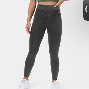 NWT Halara jean leggings